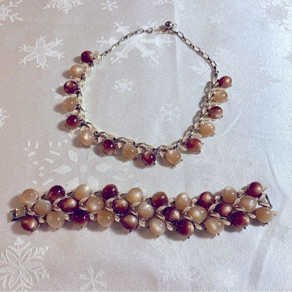 Vintage Thermoset & Cream Enamel Necklace 15” & Bracelet 7” Set Gorgeous - Picture 1 of 5